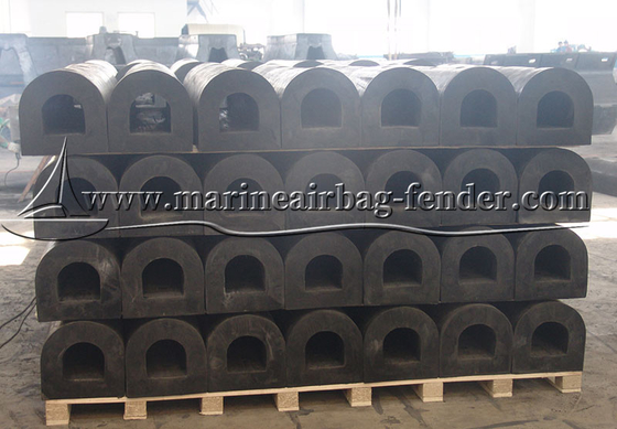 Đen D cao su Fenders tùy chỉnh kích thước Marine Fenders Extruded